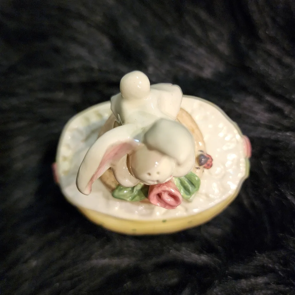 VINTAGE RARE Easter Bunny Trinket Box signed by designer Fran Welch